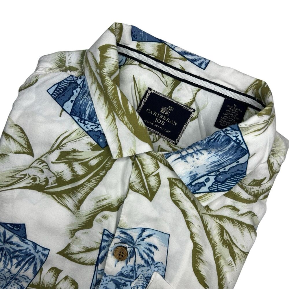 Caribbean Joe Hawaiian Style Tropical Print Shirt W/Pocket Sz Medium 100% Rayon